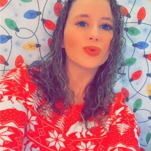Meet your Posher, Alicia